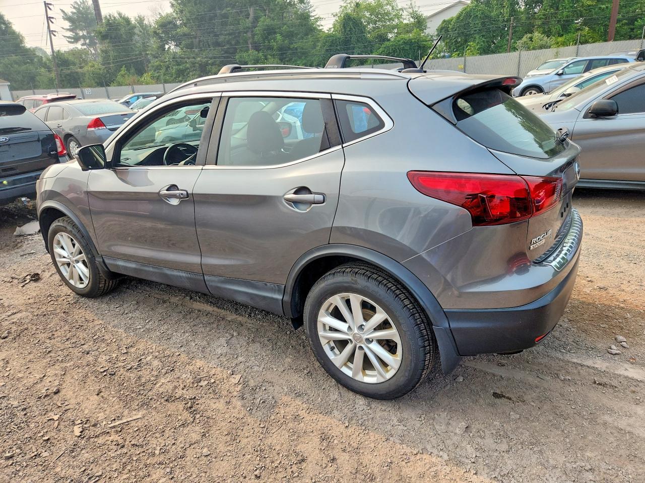 2018 Nissan Rogue Sport Sv - Image 2