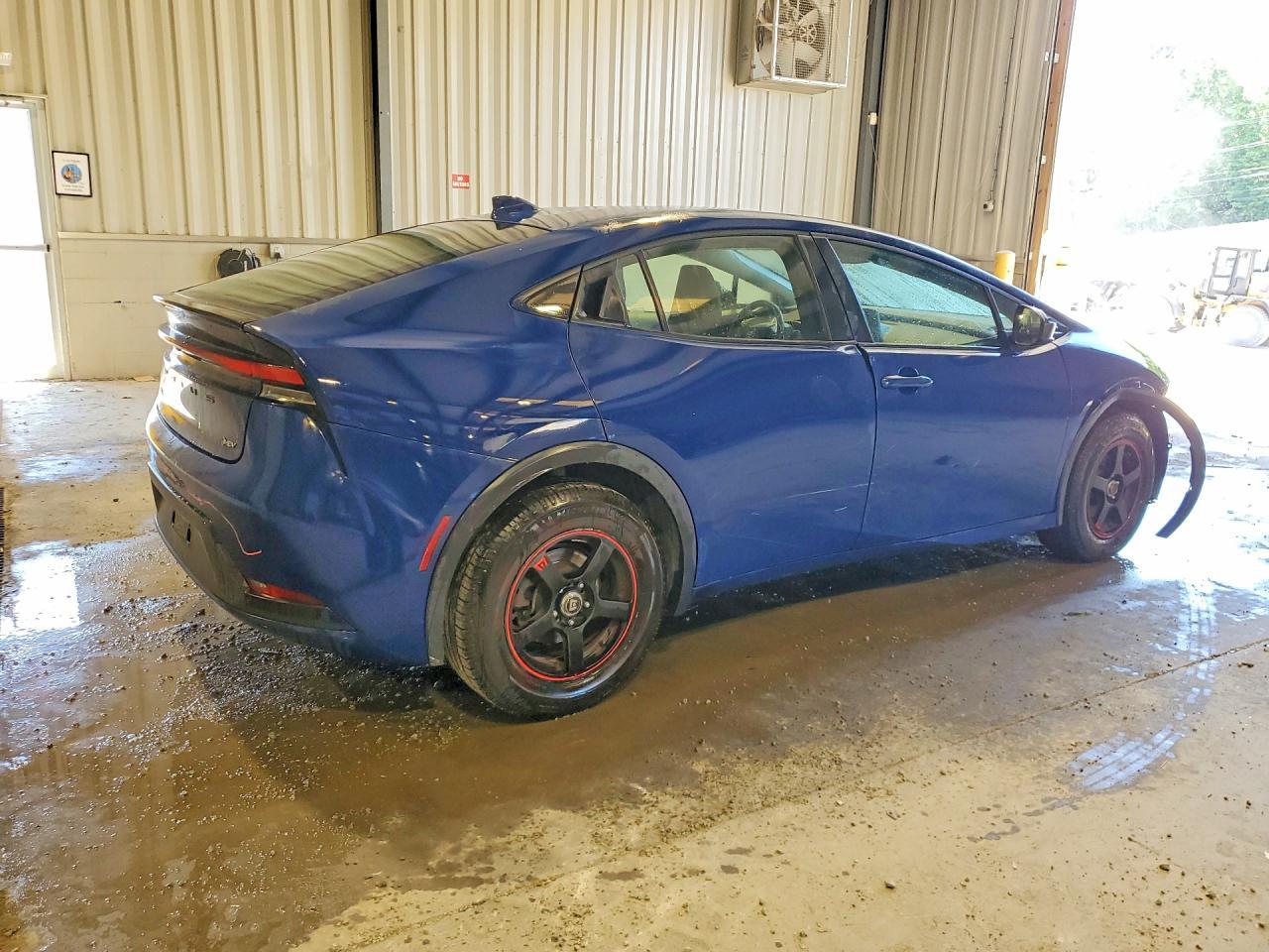 2023 Toyota Prius Le - Фото 3