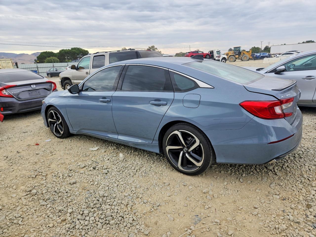 2022 Honda Accord Hybrid Sport - Image 2