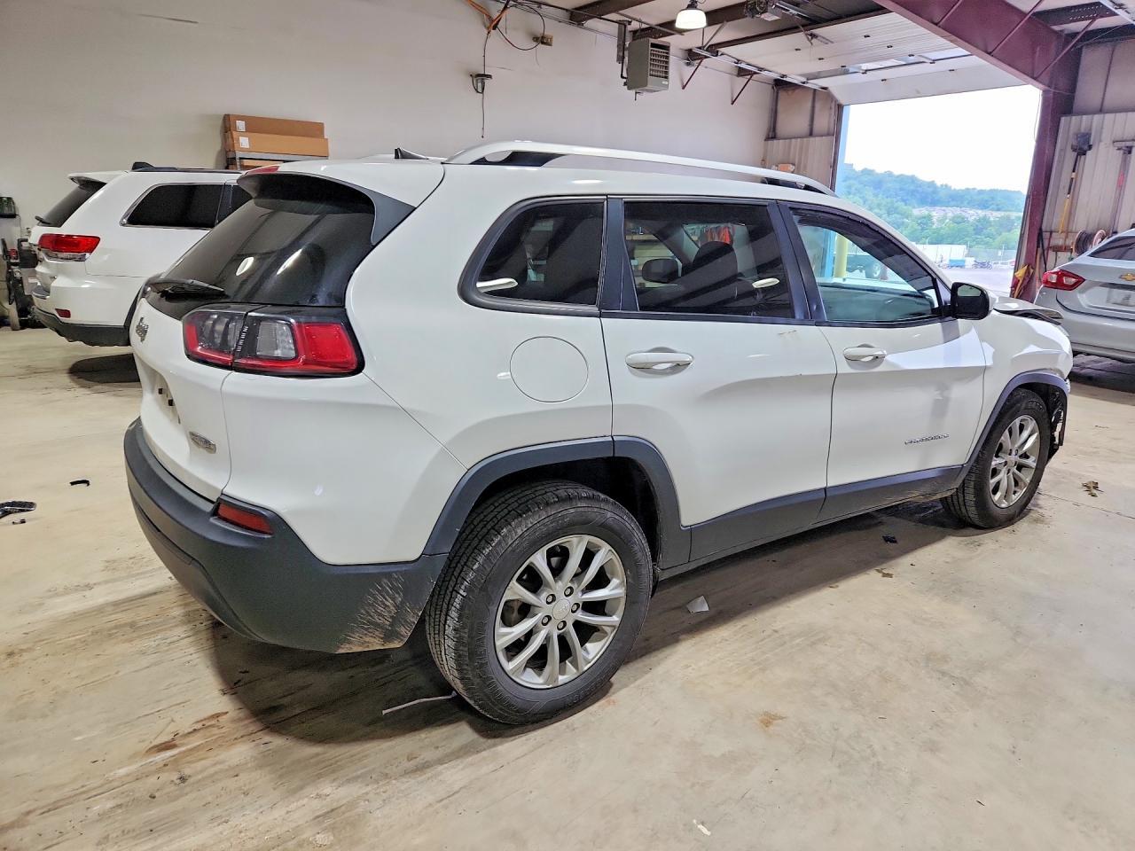 2020 Jeep Cherokee Latitude - Фото 3