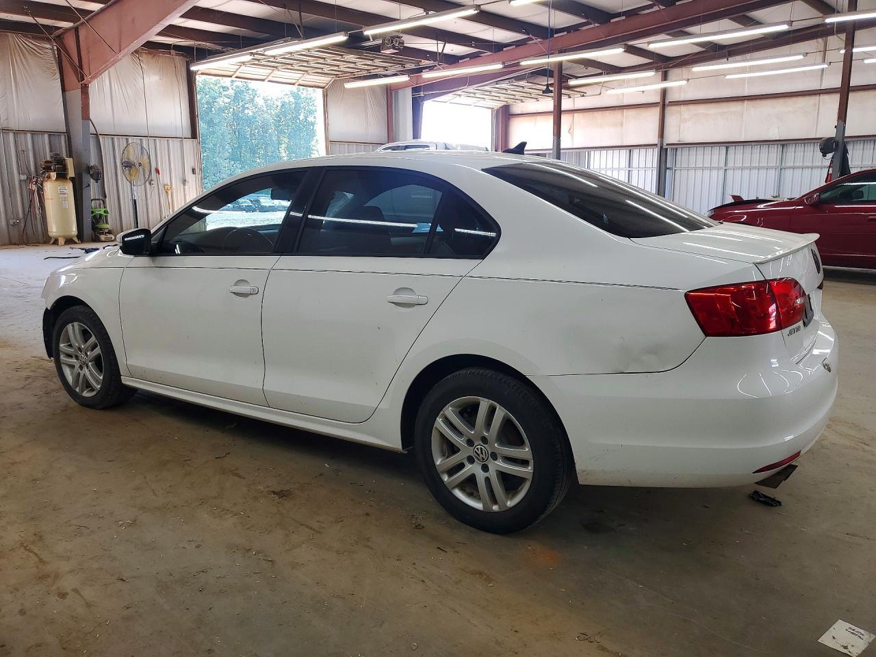 2011 Volkswagen Jetta Gli 16V - Image 2