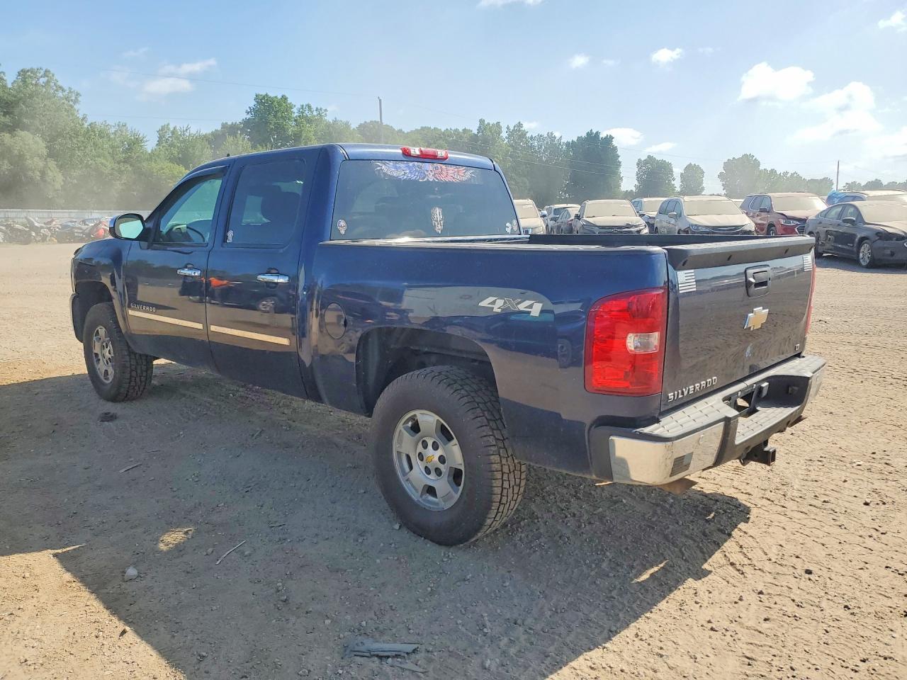 2011 Chevrolet Silverado K1500 Lt - Image 2