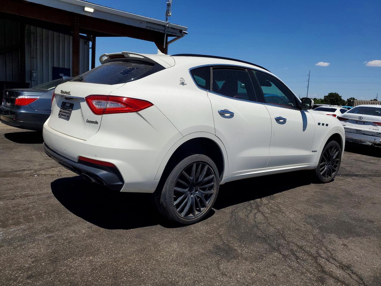 2019 Maserati Levante S Sport - Фото 3