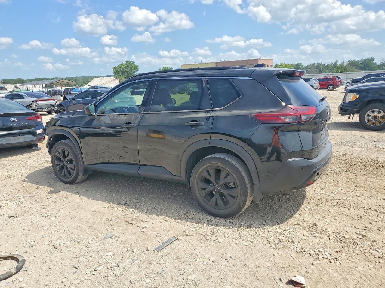 2023 Nissan Rogue Sv - Фото 2