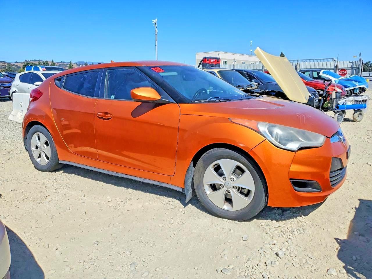 2013 Hyundai Veloster Base - Image 4