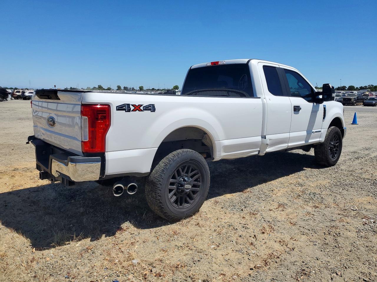 2019 Ford F250 Super Duty - Фото 3