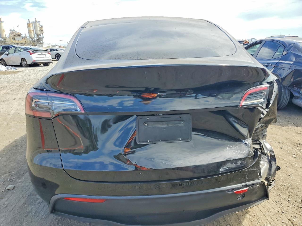 2023 Tesla Model Y - Фото 6