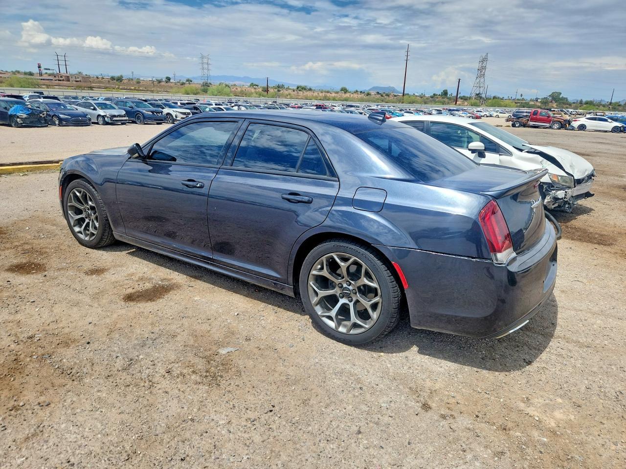 2018 Chrysler 300 S - Фото 2