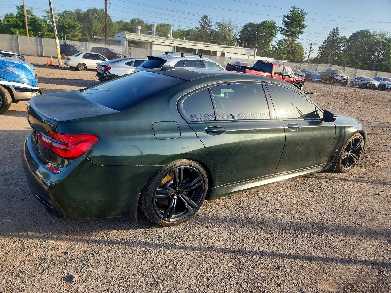 2018 BMW 750 Xi - Image 3
