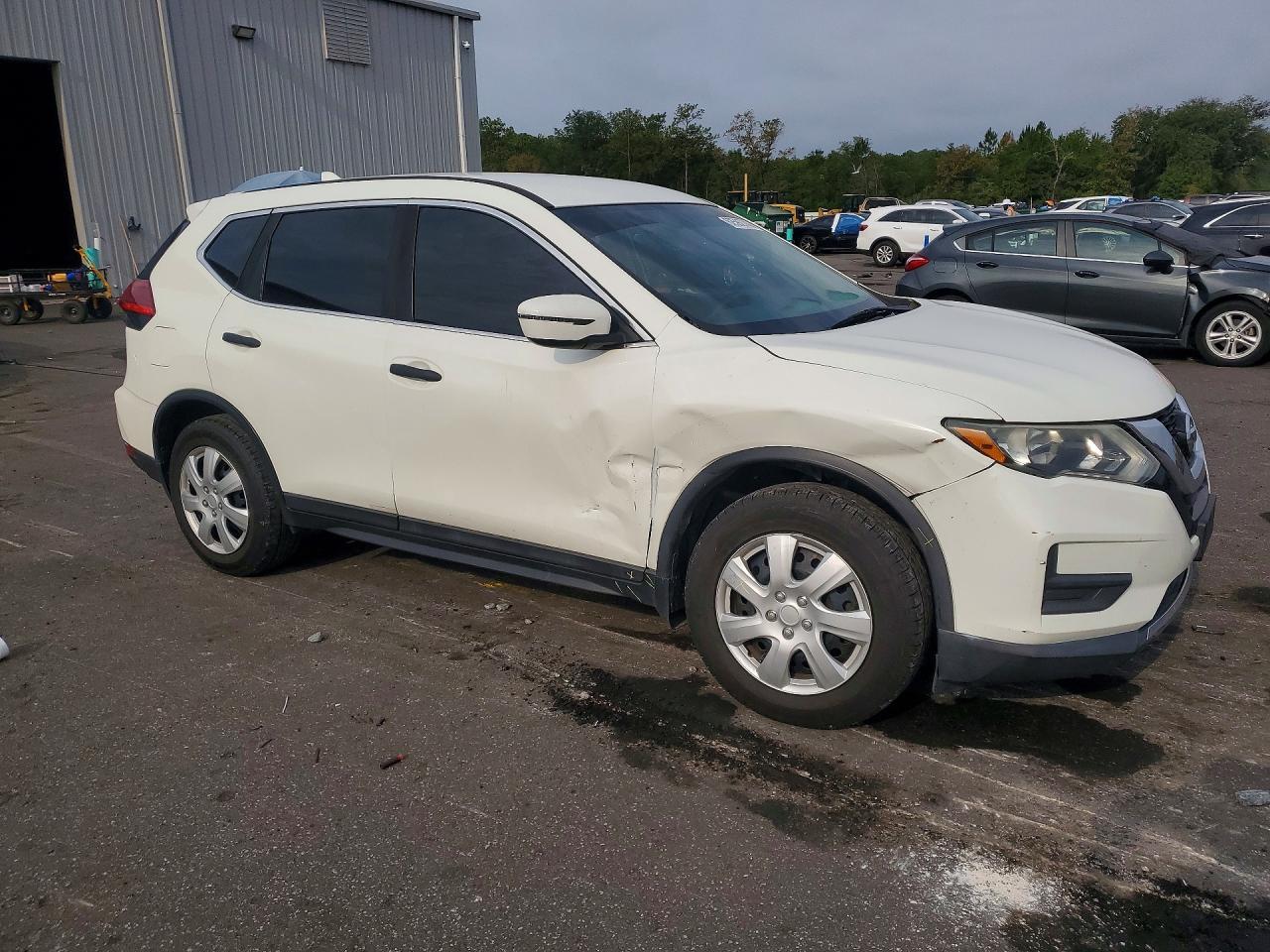 2017 Nissan Rogue S - Фото 4