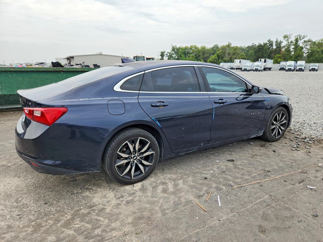 2017 Chevrolet Malibu Lt - Image 3
