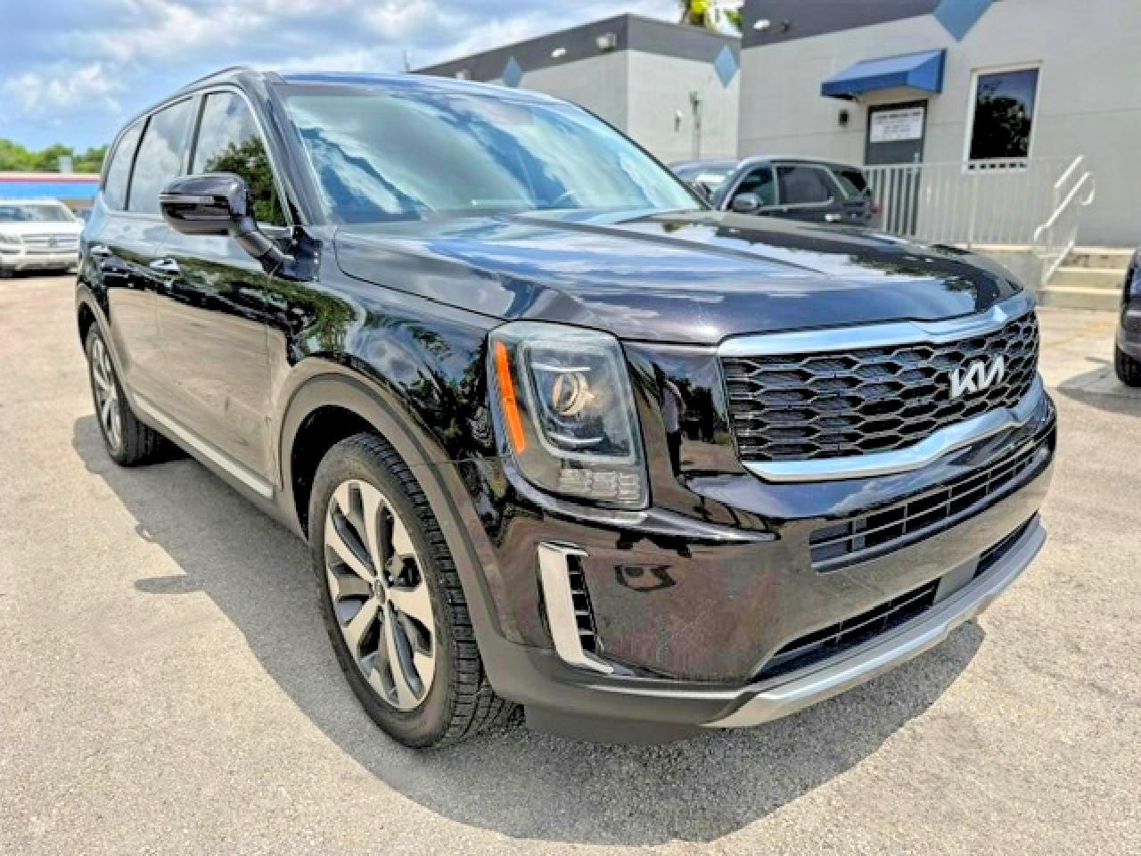 2022 Kia Telluride S - Image 4