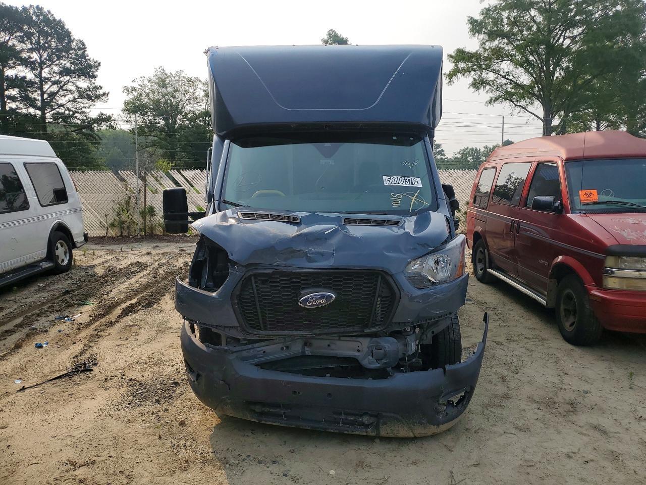 2021 Ford Transit Delivery Truck - Фото 5