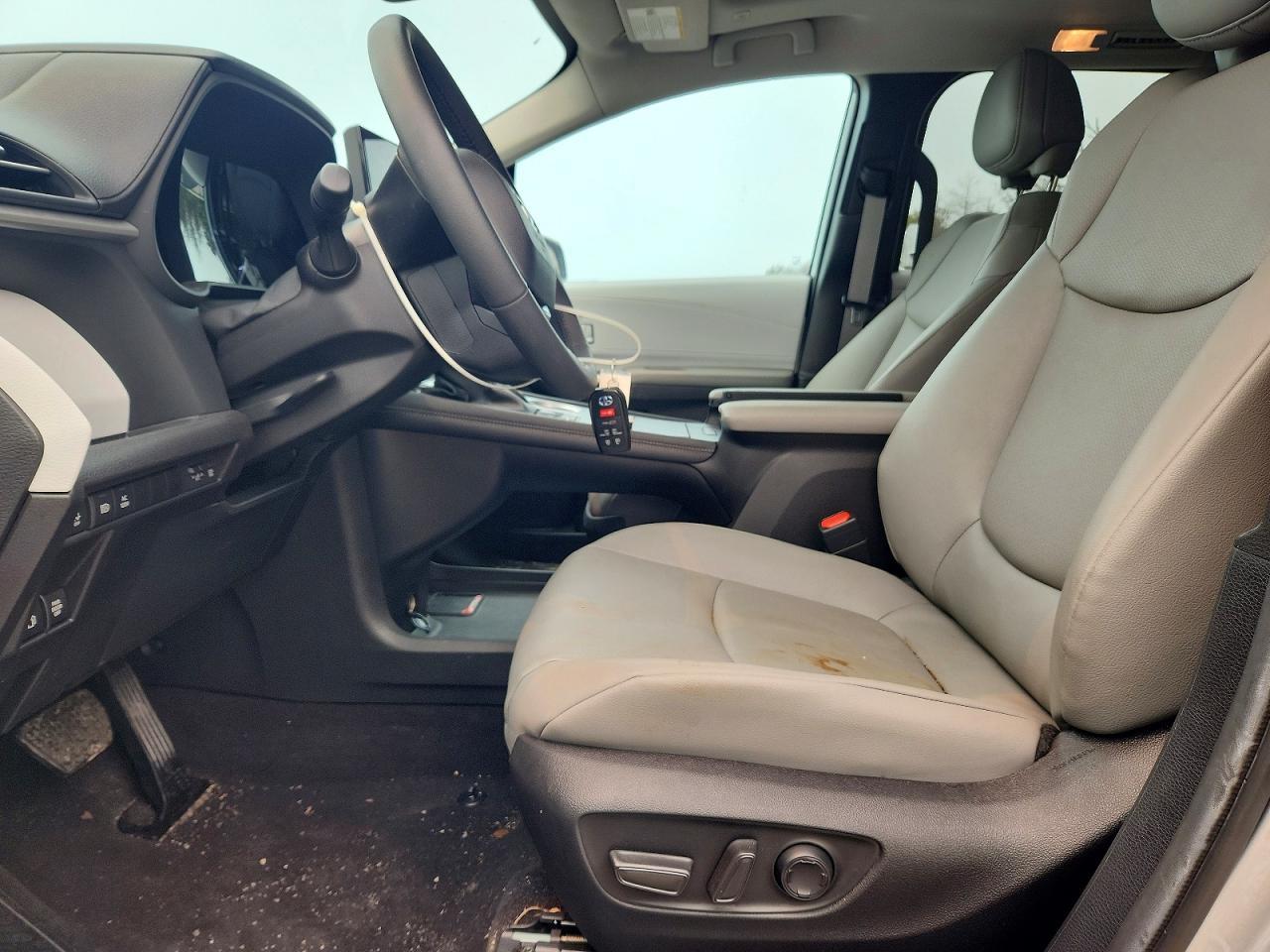 2025 Toyota Sienna Xle 7-Passenger - Фото 7