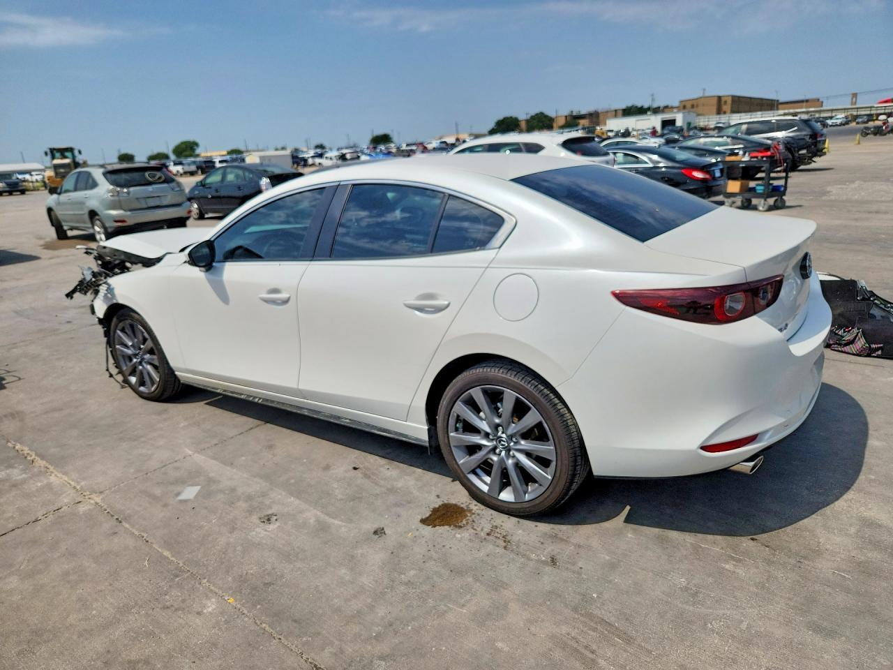 2025 Mazda 3 Preferred - Фото 2