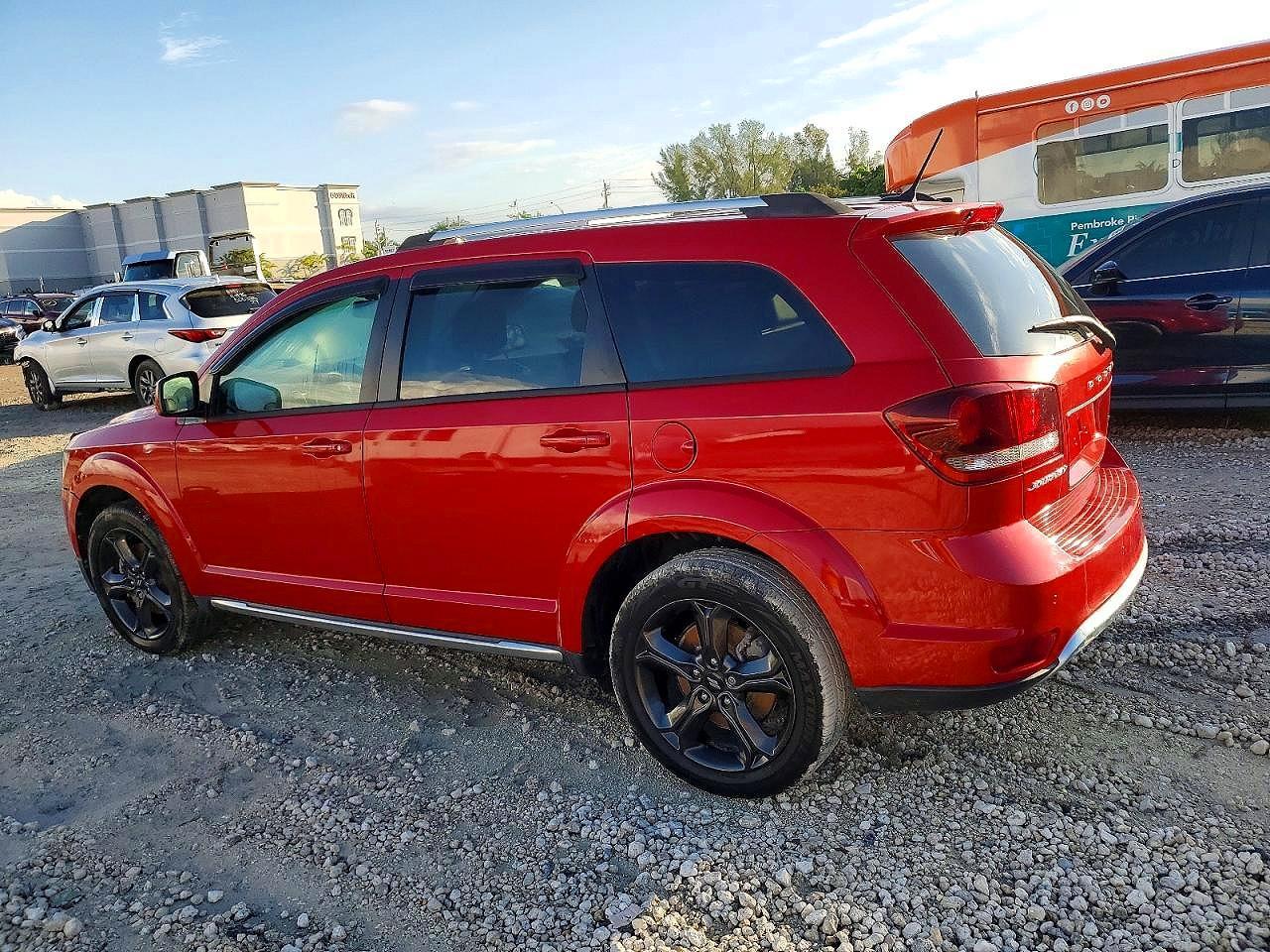 2018 Dodge Journey Crossroad - Image 2