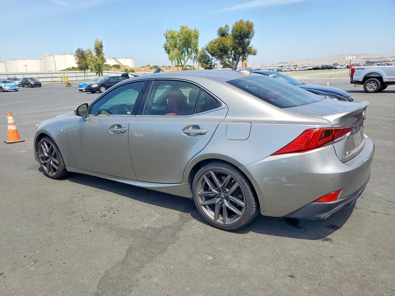 2019 Lexus Is 300 - Фото 2