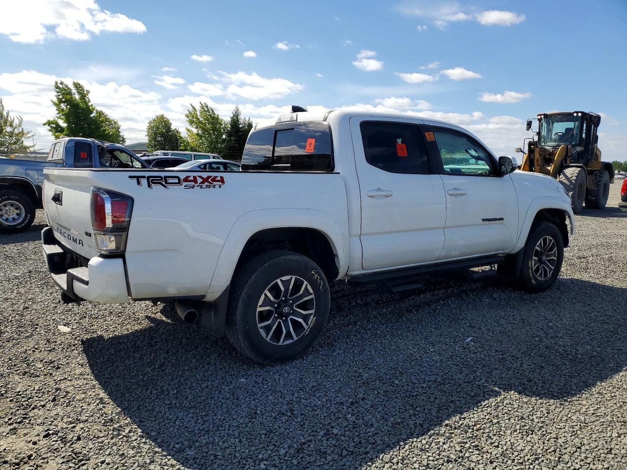 2023 Toyota Tacoma Trd Sport - Image 3