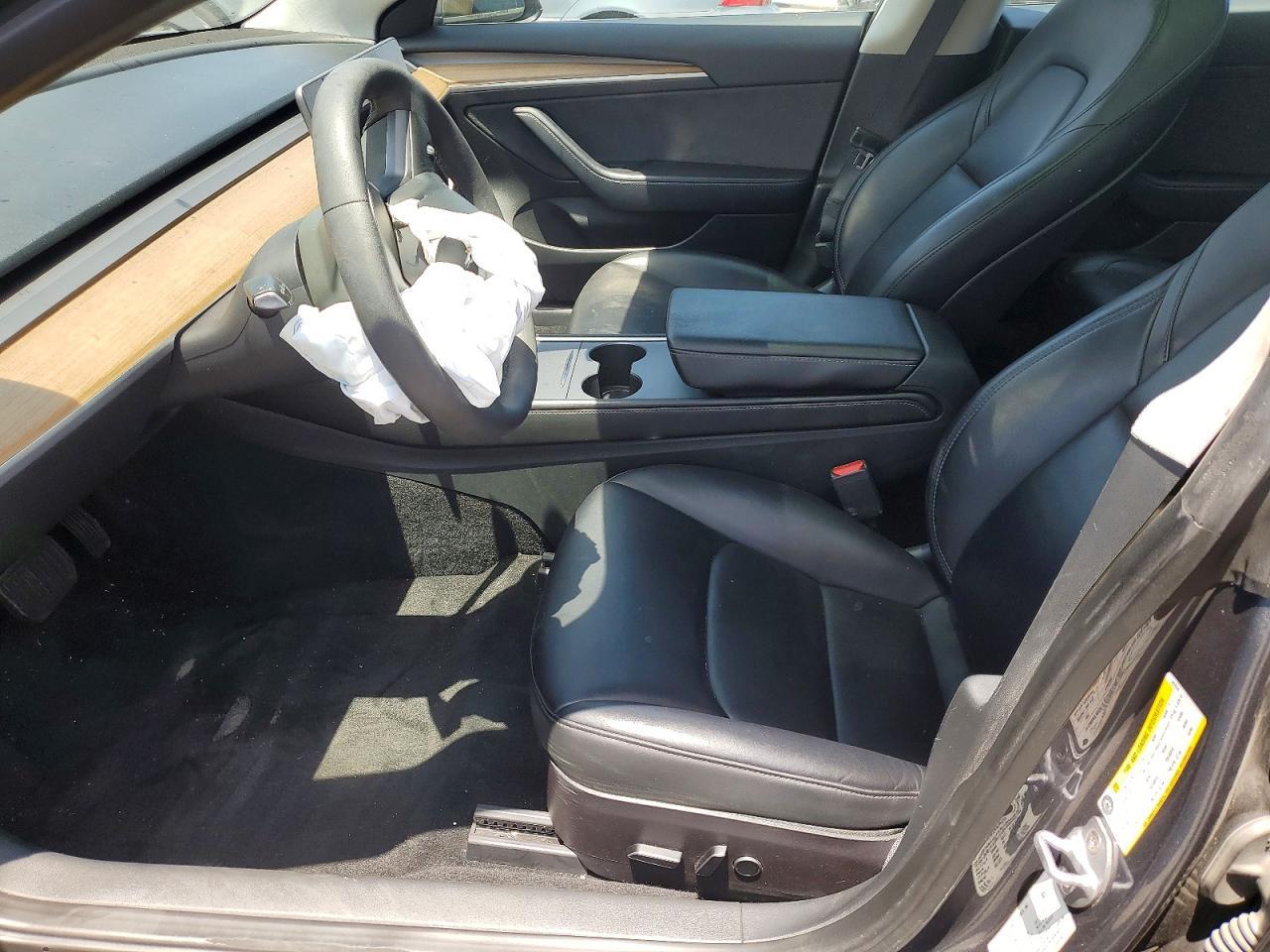 2023 Tesla Model 3 - Image 7