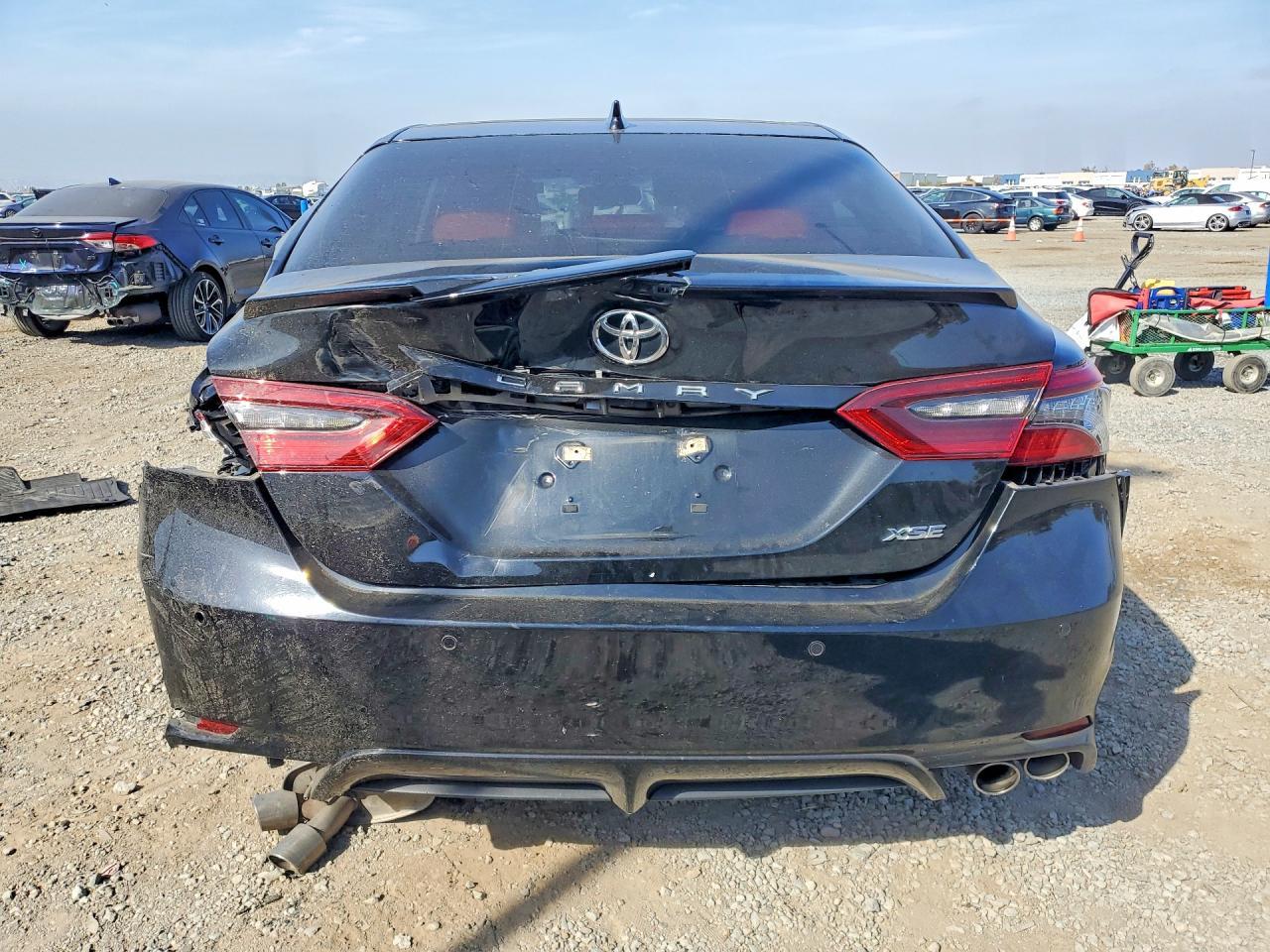 2021 Toyota Camry Xse - Фото 6