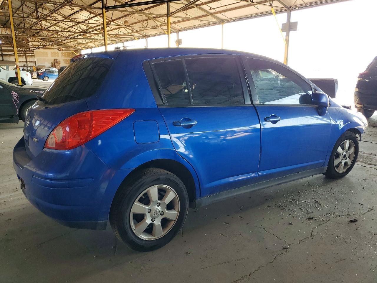2012 Nissan Versa 1.8 S - Image 3