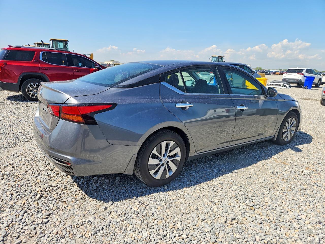 2022 Nissan Altima S - Фото 3