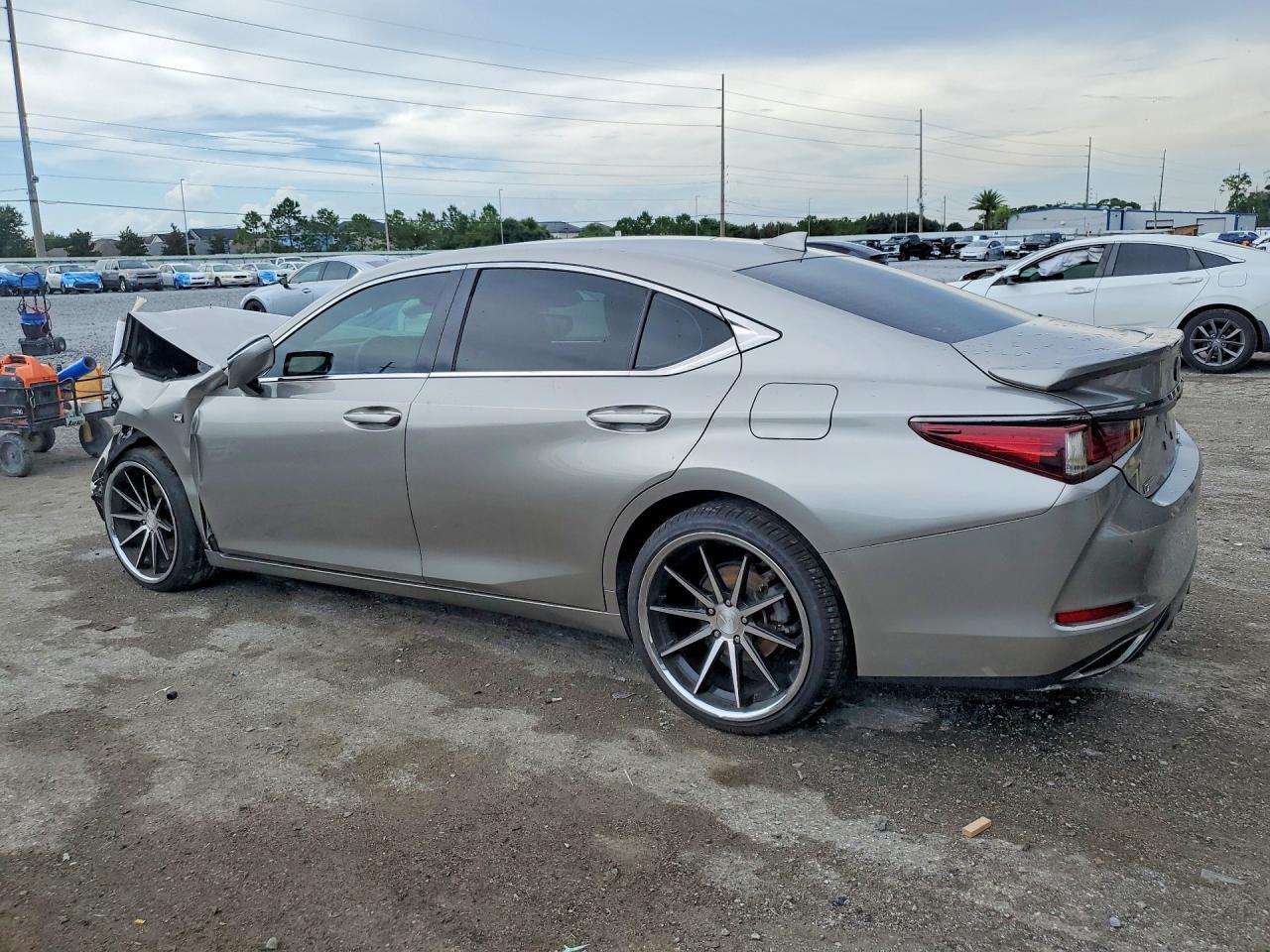 2019 Lexus Es 350 - Image 2