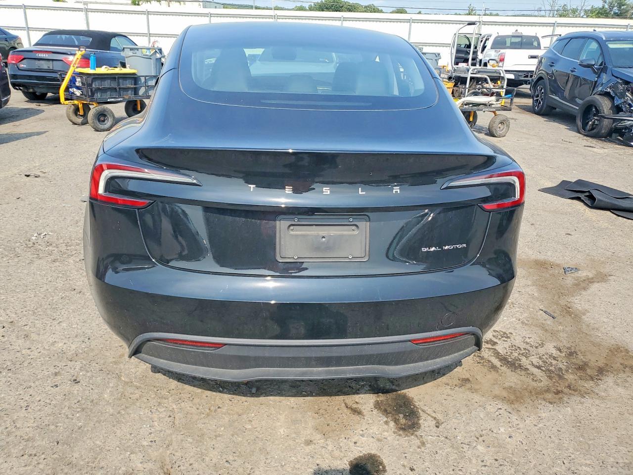2024 Tesla Model 3 - Image 6