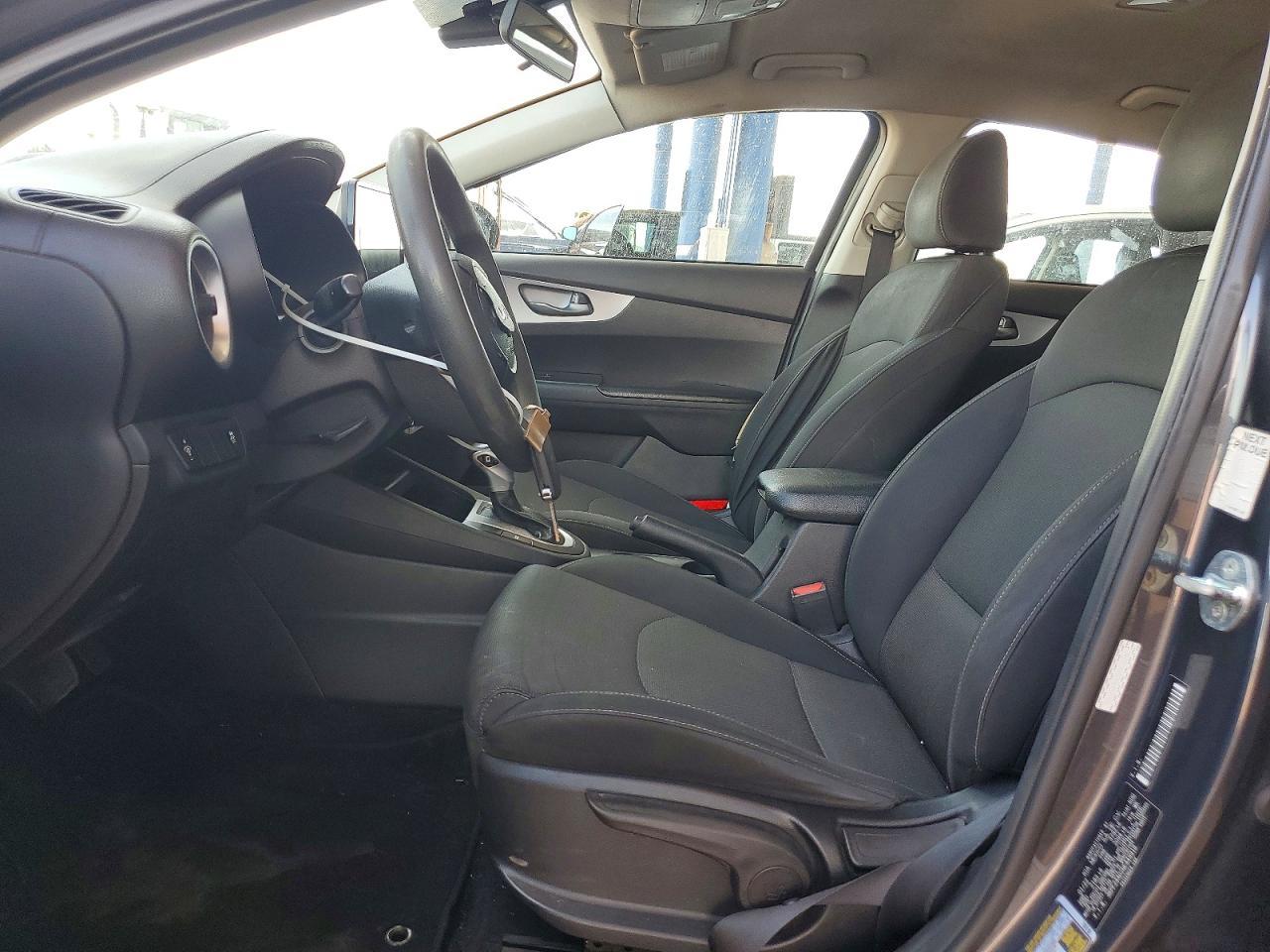 2022 Kia Forte Lxs - Image 7