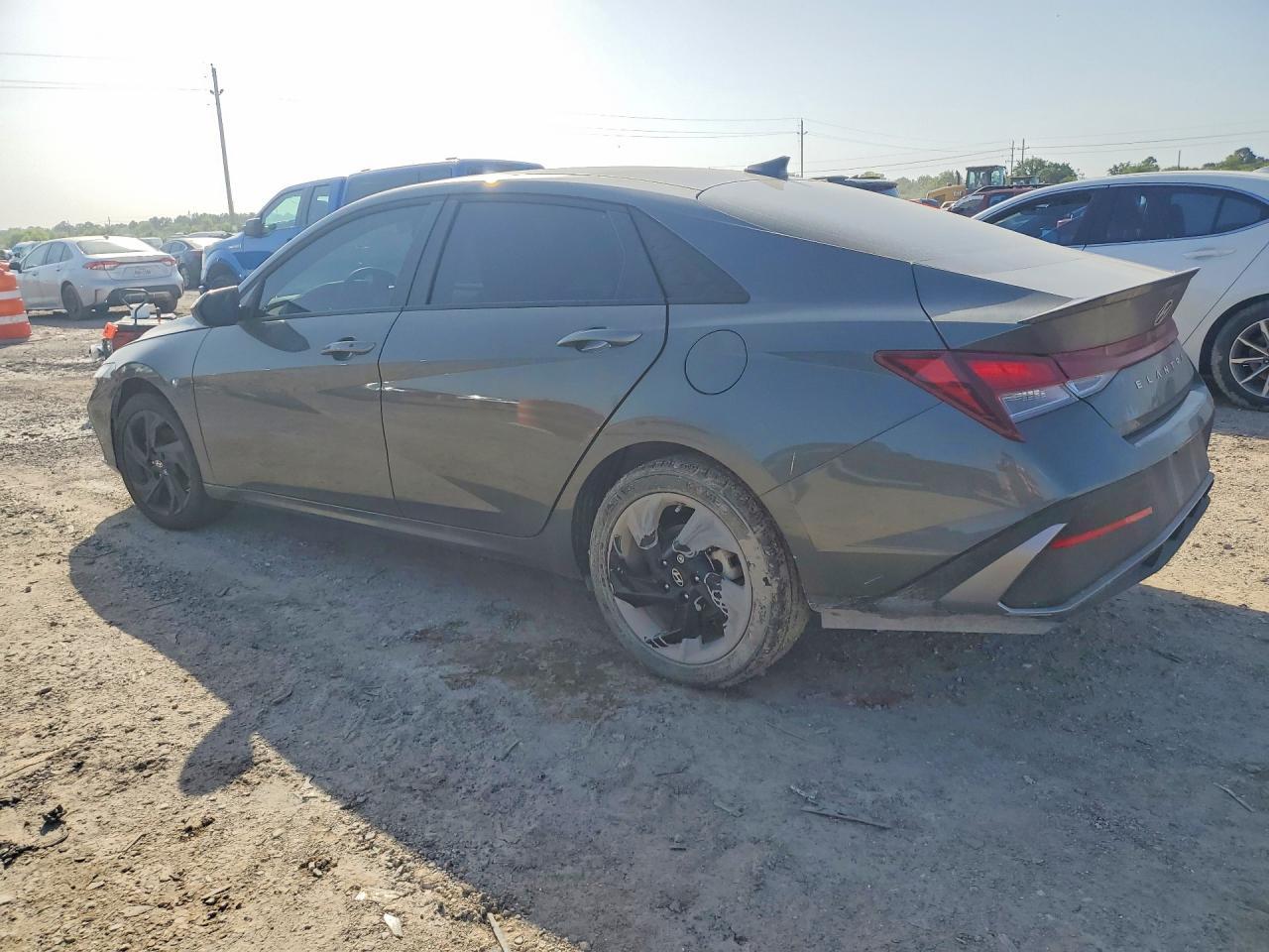 2026 Hyundai Elantra - Image 2