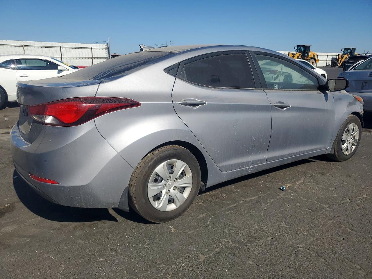 2016 Hyundai Elantra Se - Фото 3