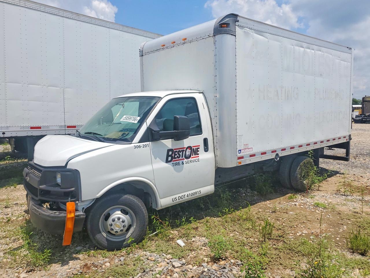 2016 Chevrolet Express G3500 Box Truck