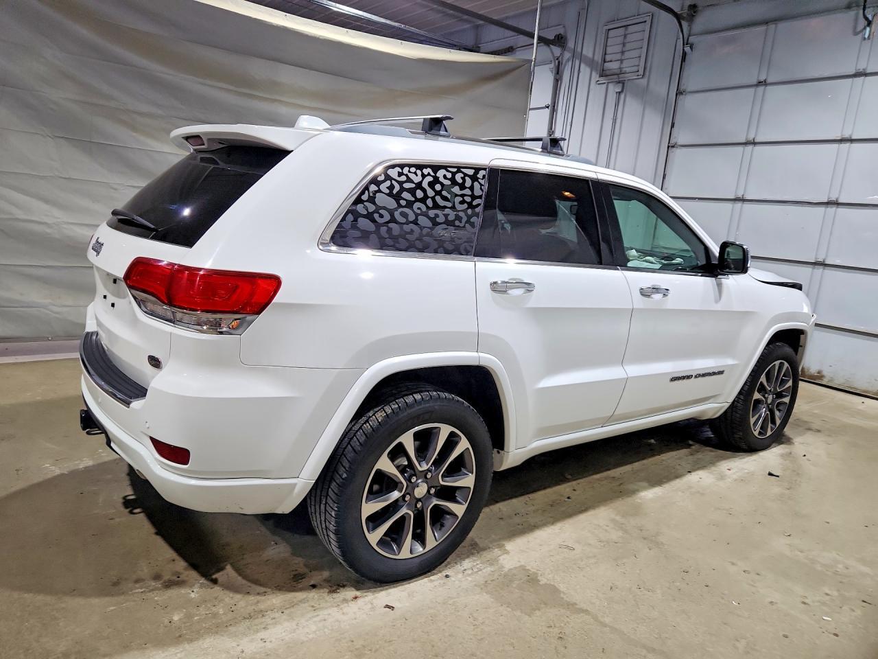2018 Jeep Grand Cherokee Overland - Image 3