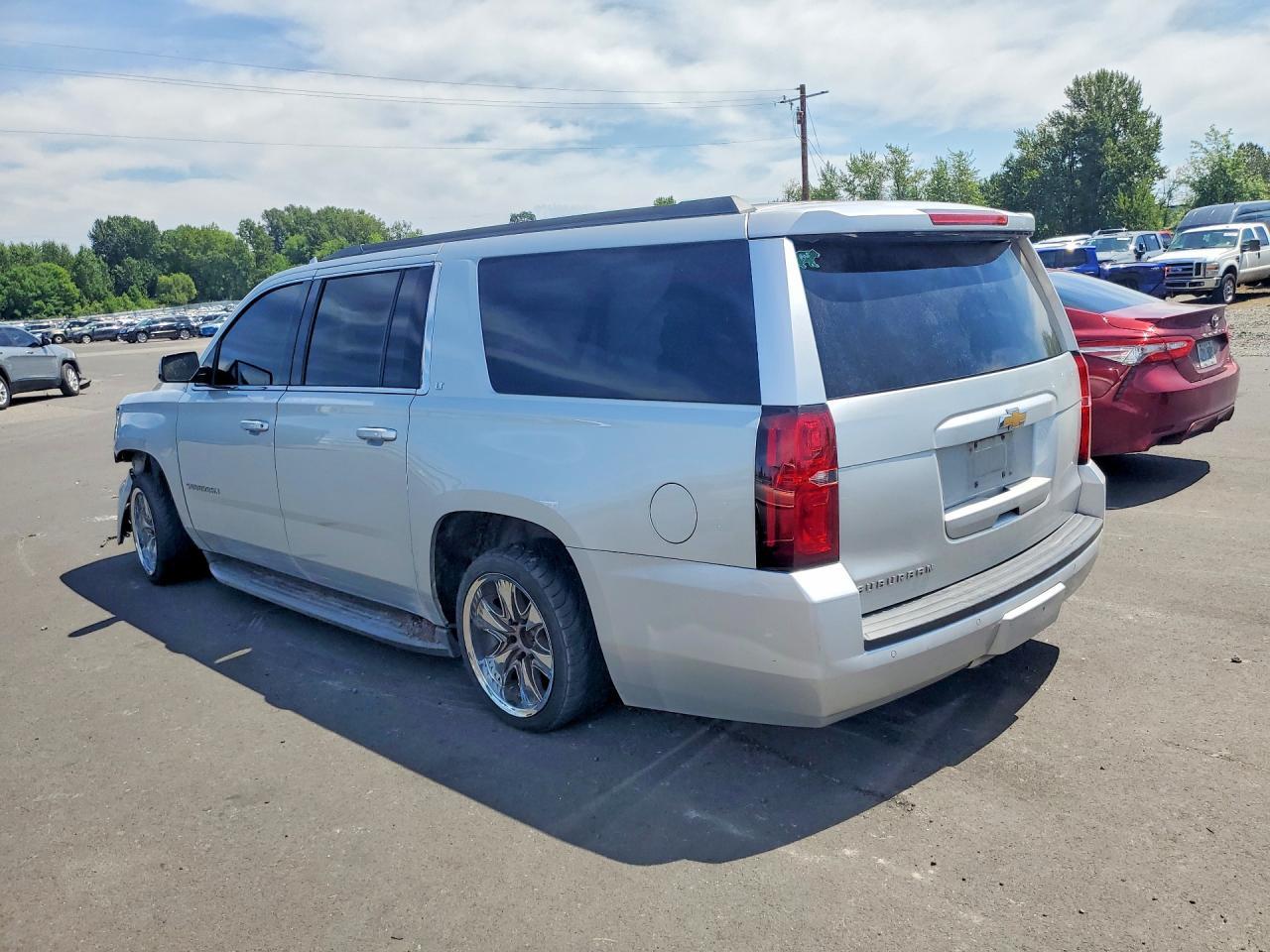 2015 Chevrolet Suburban K1500 Lt - Фото 2