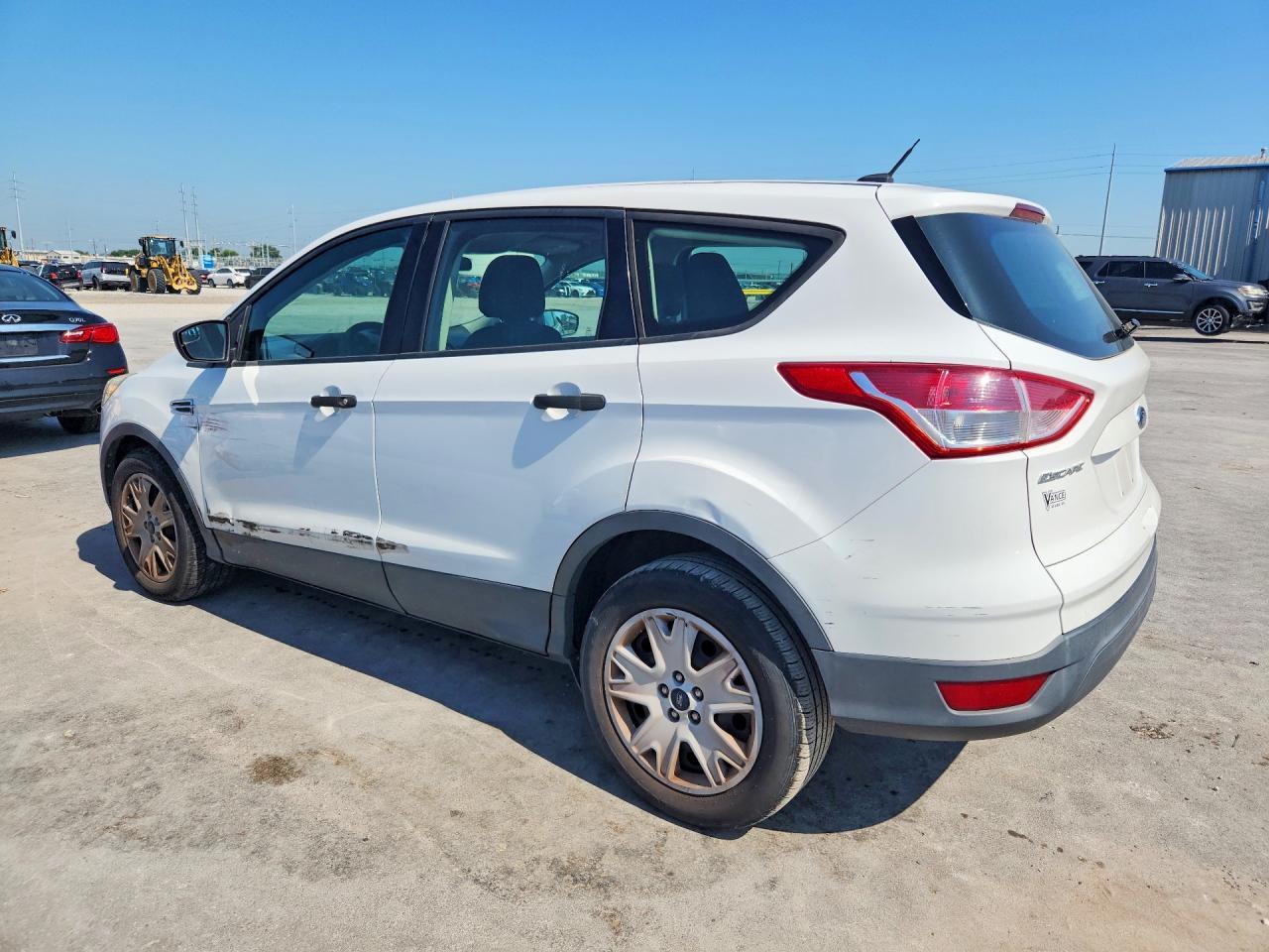 2015 Ford Escape S - Фото 2