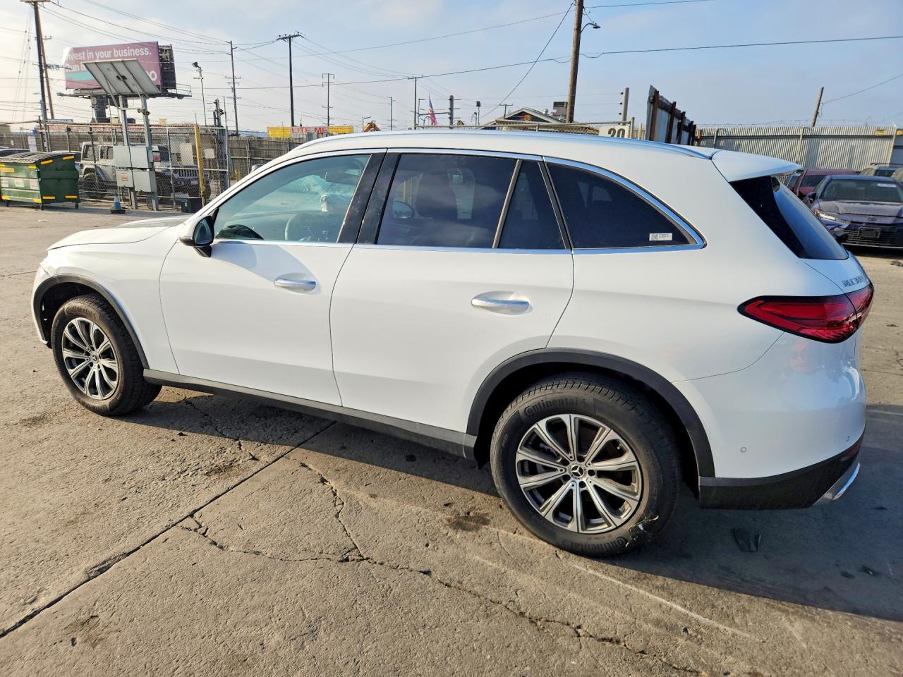 2025 Mercedes-Benz Glc 300 - Фото 2