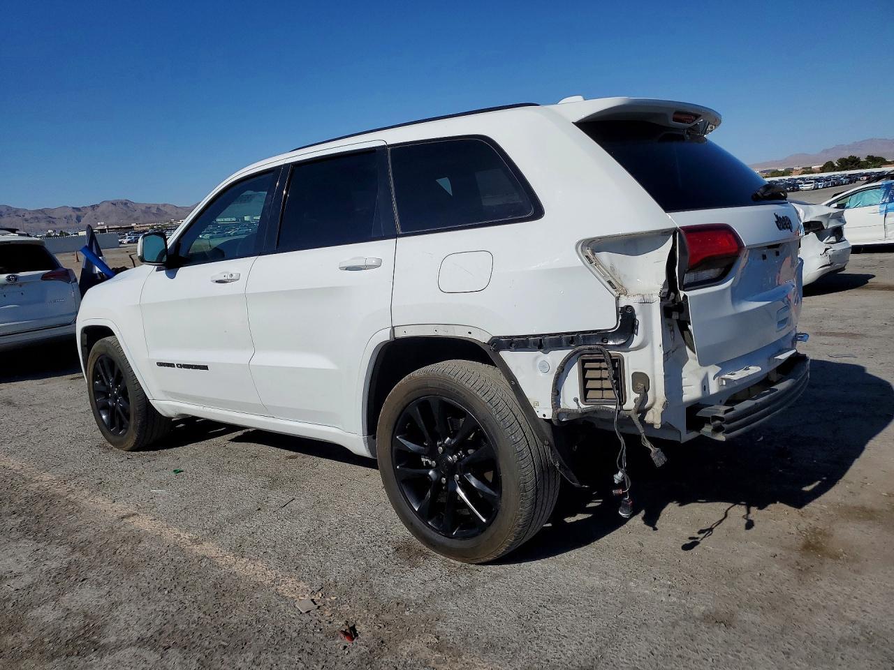 2021 Jeep Grand Cherokee Laredo - Image 2