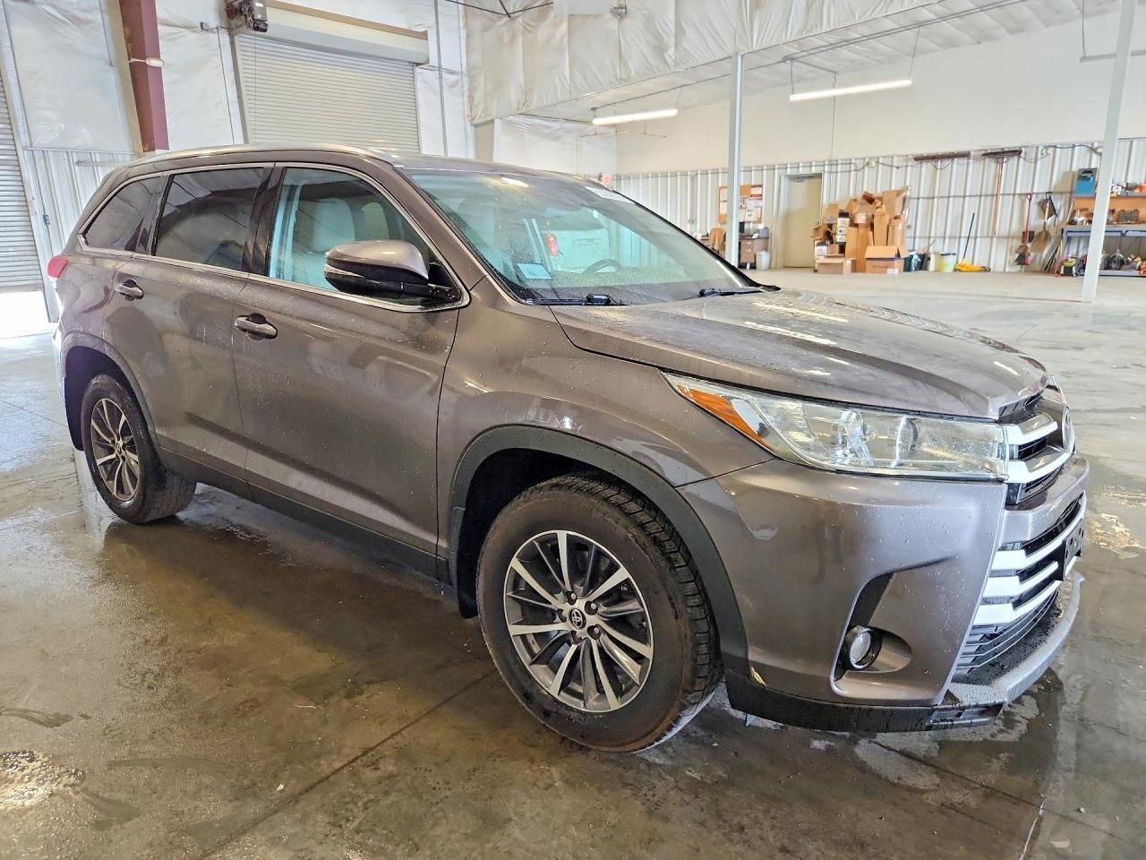 2019 Toyota Highlander Xle - Image 4