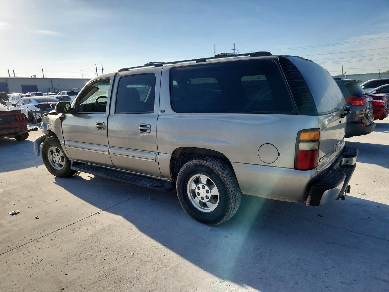 2002 Chevrolet Suburban K1500 - Фото 2