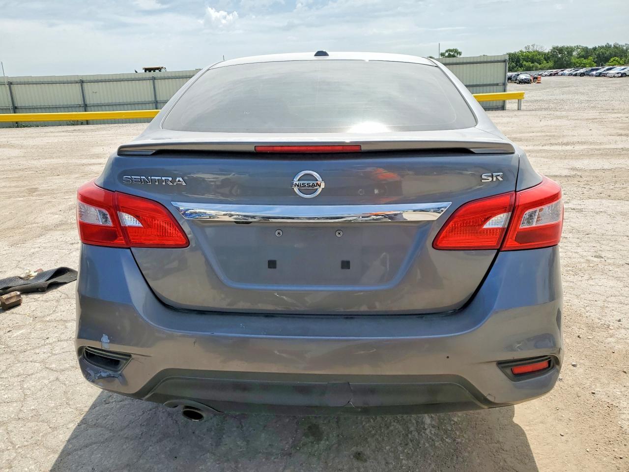 2019 Nissan Sentra Sr - Image 6