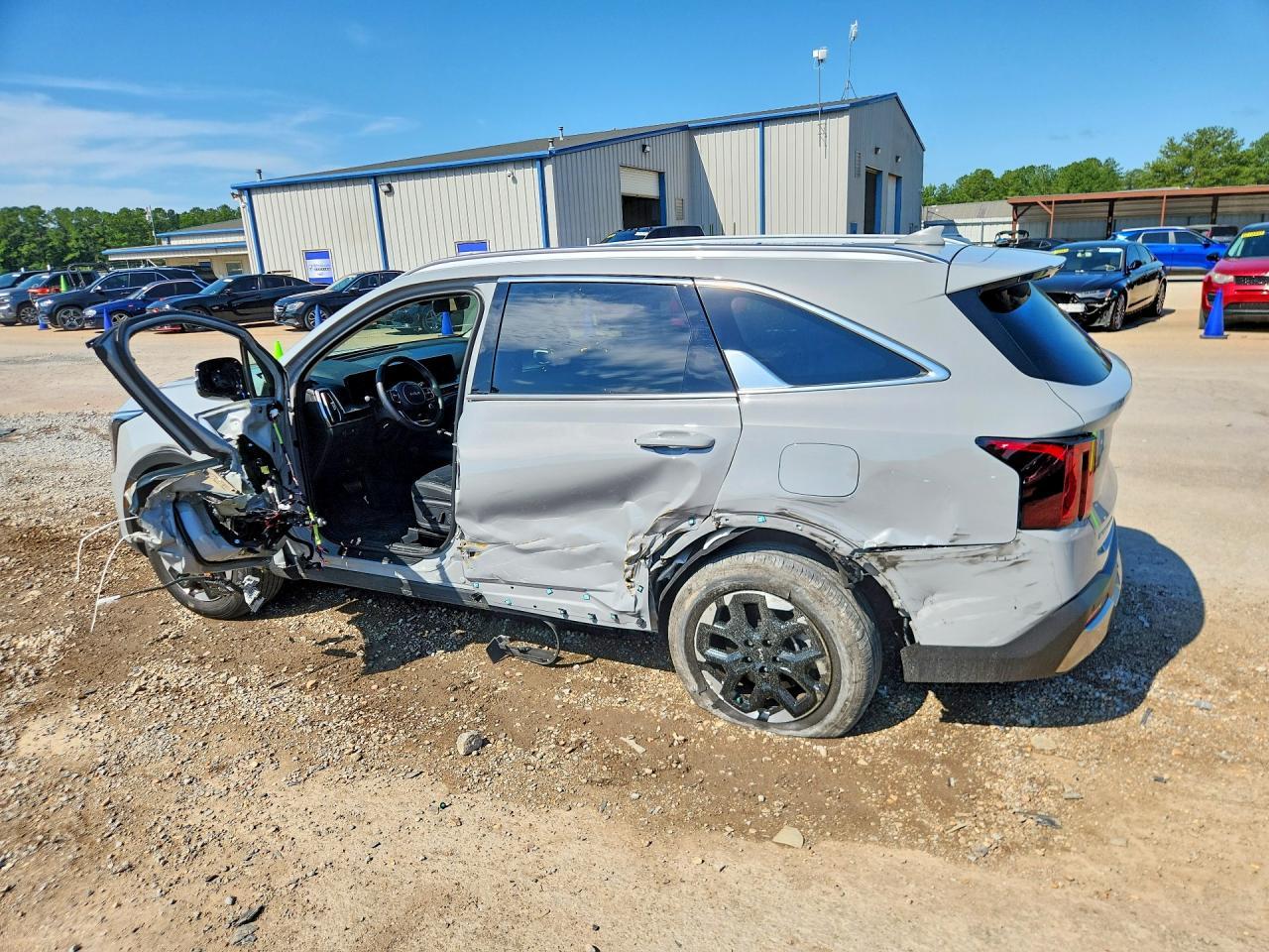 2024 Kia Sorento S - Фото 2
