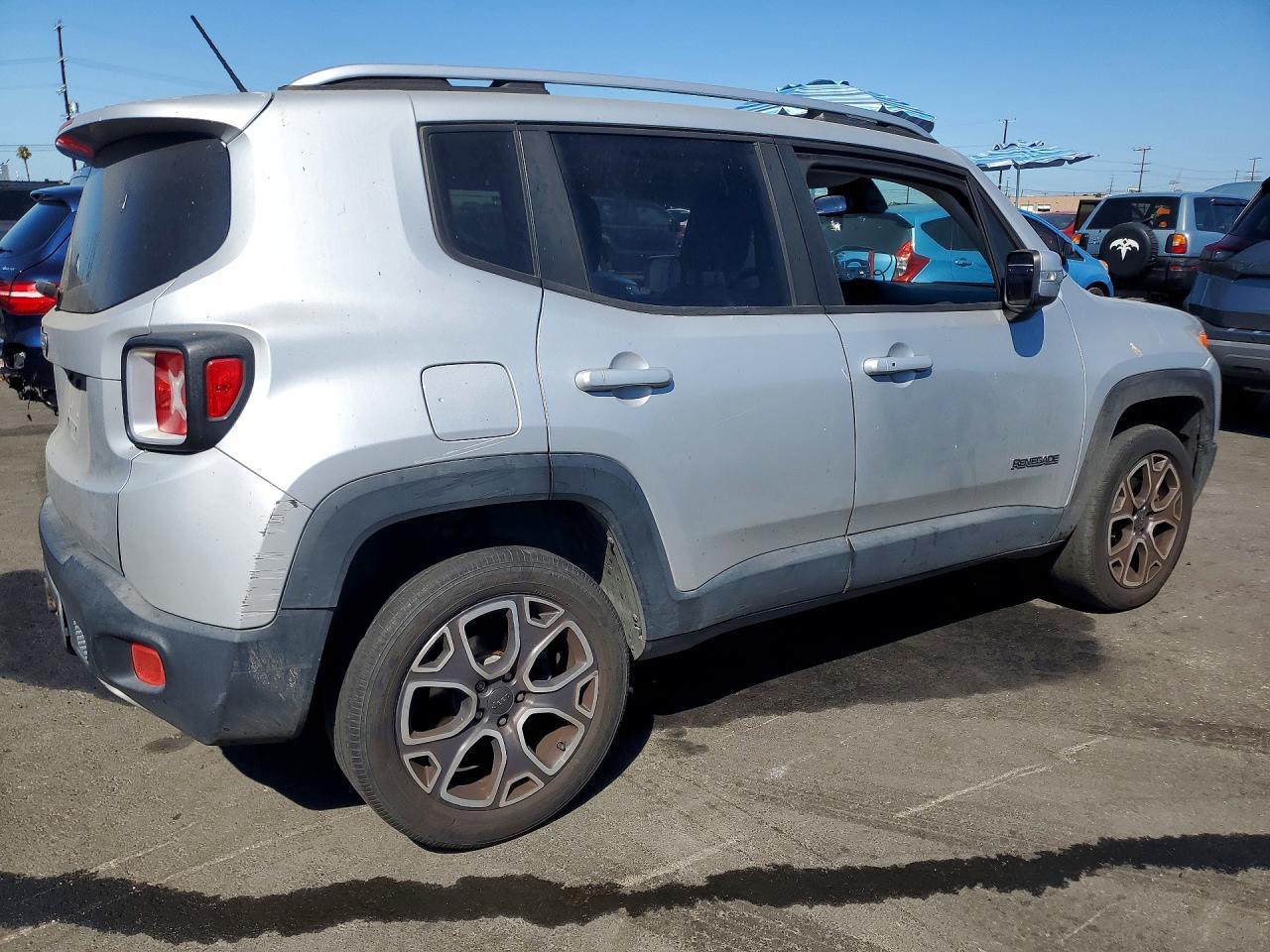 2016 Jeep Renegade Limited - Image 3