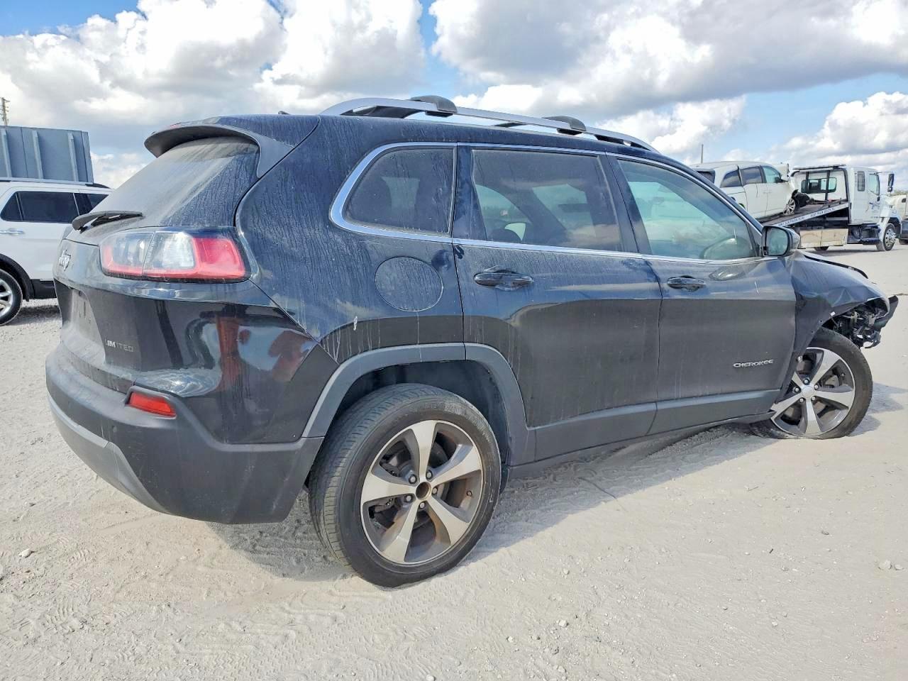 2019 Jeep Cherokee Limited - Image 3