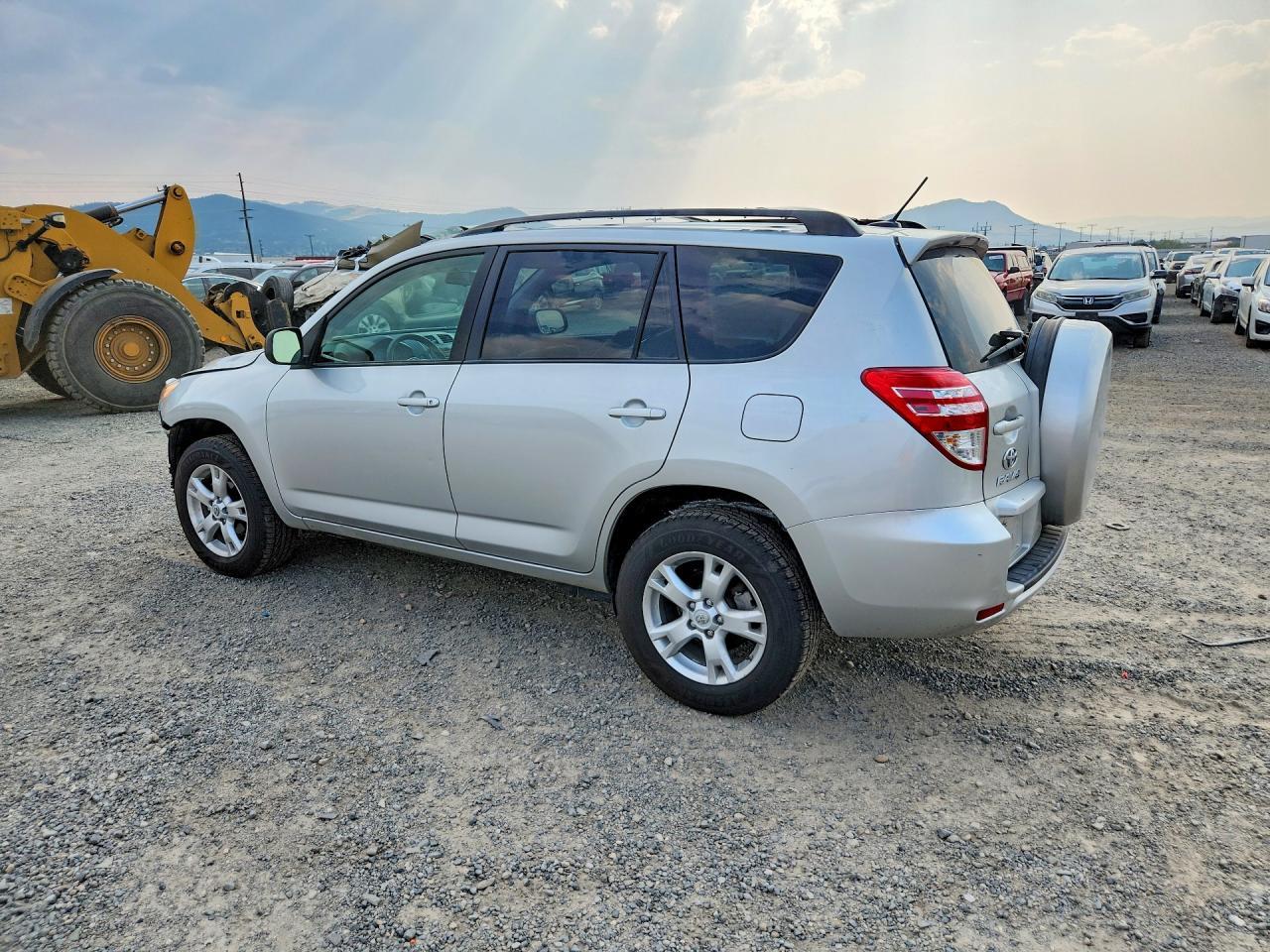 2011 Toyota Rav4 Base - Фото 2