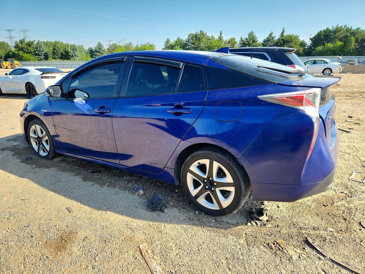 2016 Toyota Prius Three Touring - Image 2