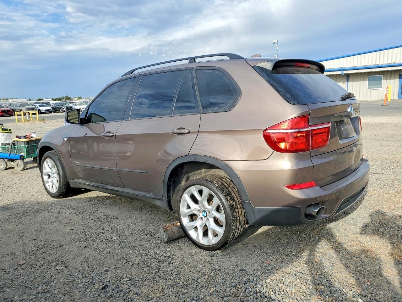 2013 BMW X5 xDrive35I - Image 2