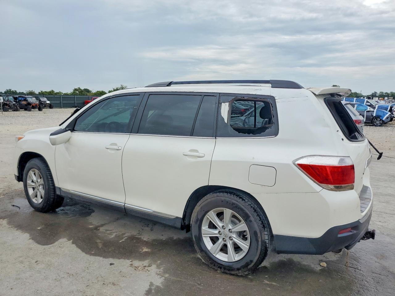 2013 Toyota Highlander Se - Image 2