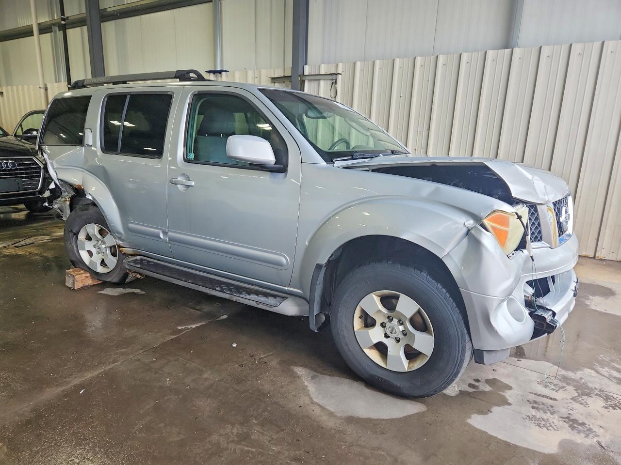 2005 Nissan Pathfinder Xe - Фото 4