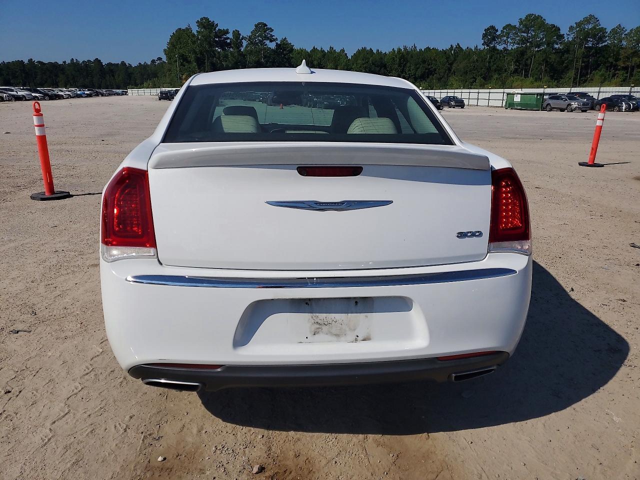 2018 Chrysler 300 Limited - Фото 6