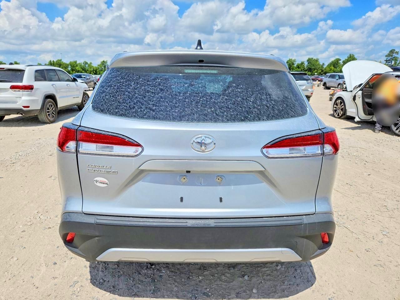 2023 Toyota Corolla Cross L - Image 6